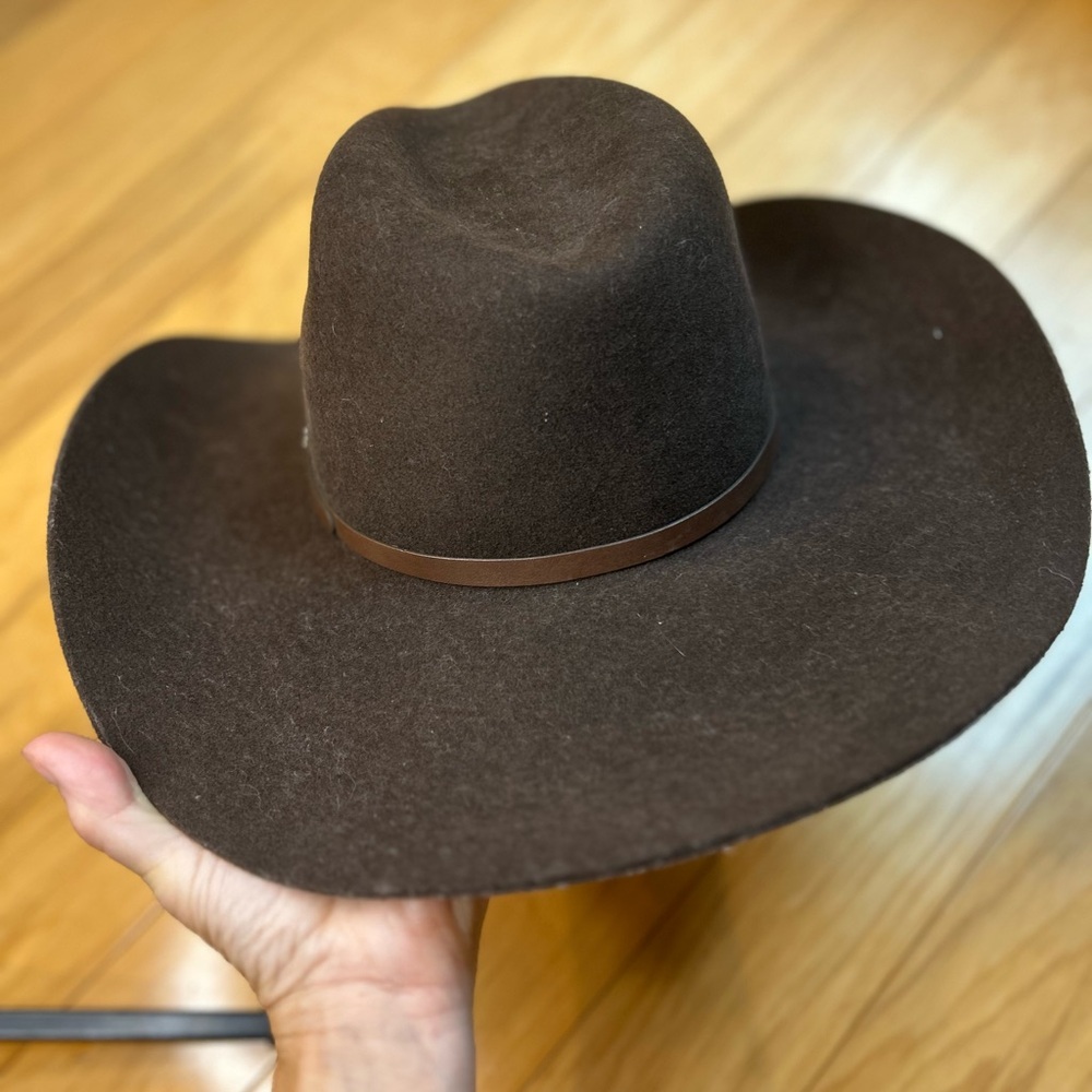Cowgirl Cowboy Western Felt Hat with star studded band - Picture 5 of 9